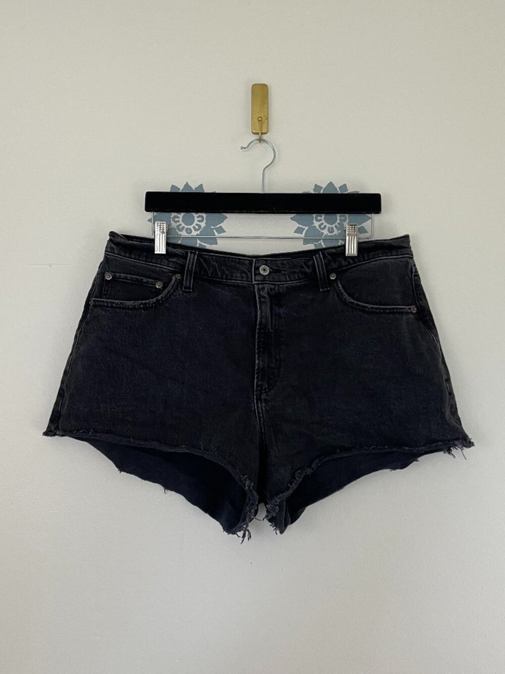 Abercrombie & Fitch Curve Love High Rise 90s Relaxed Cutoff Denim Shorts Size 33